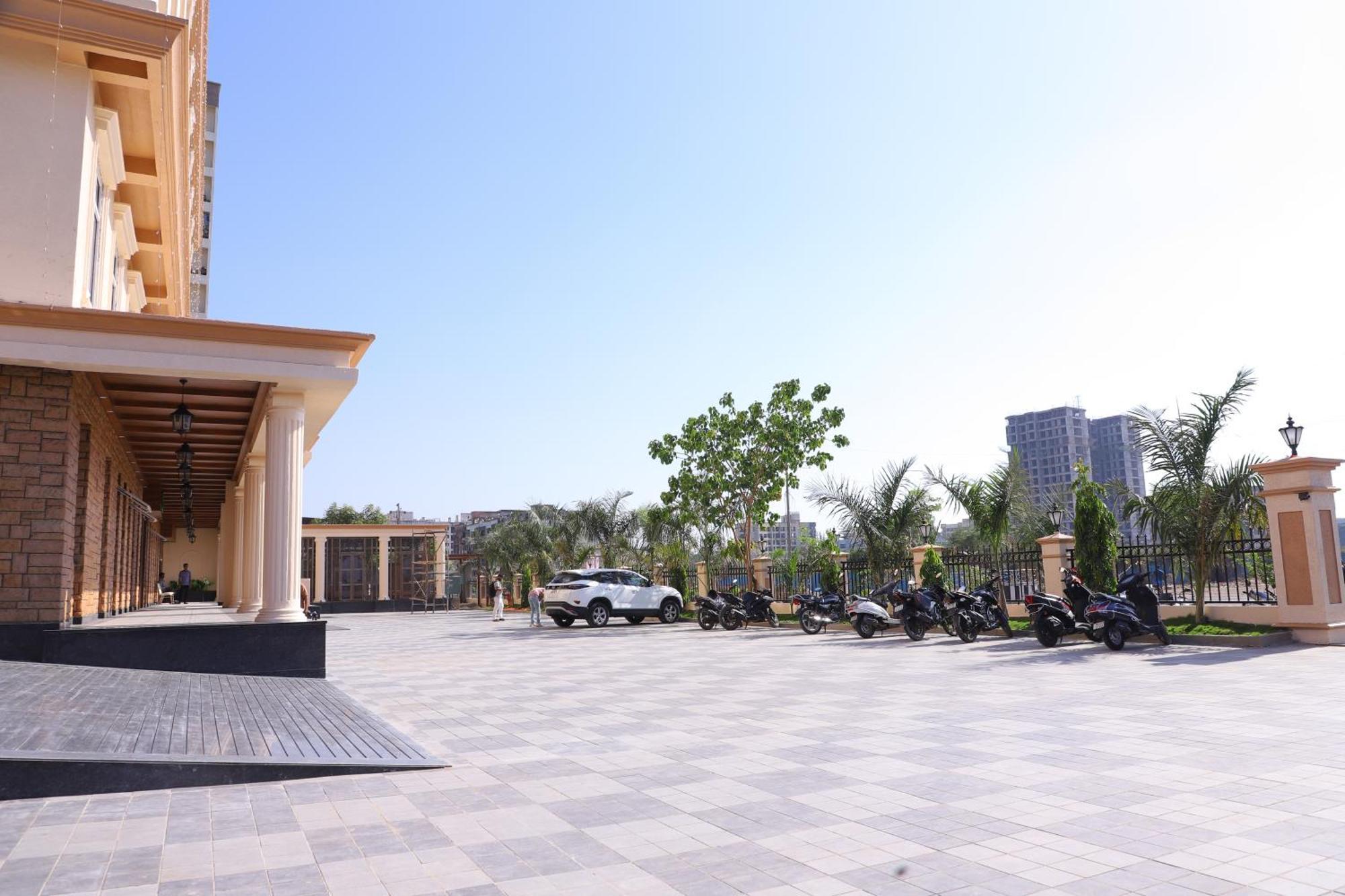 Le Vivanta Virar Exterior photo